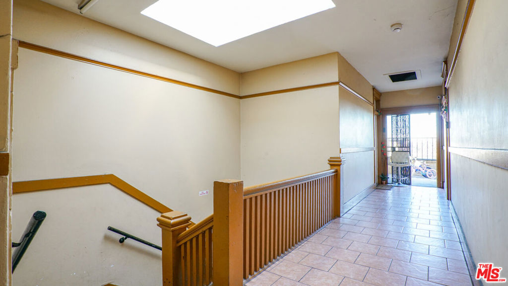 1909 N Broadway Property Photo 7