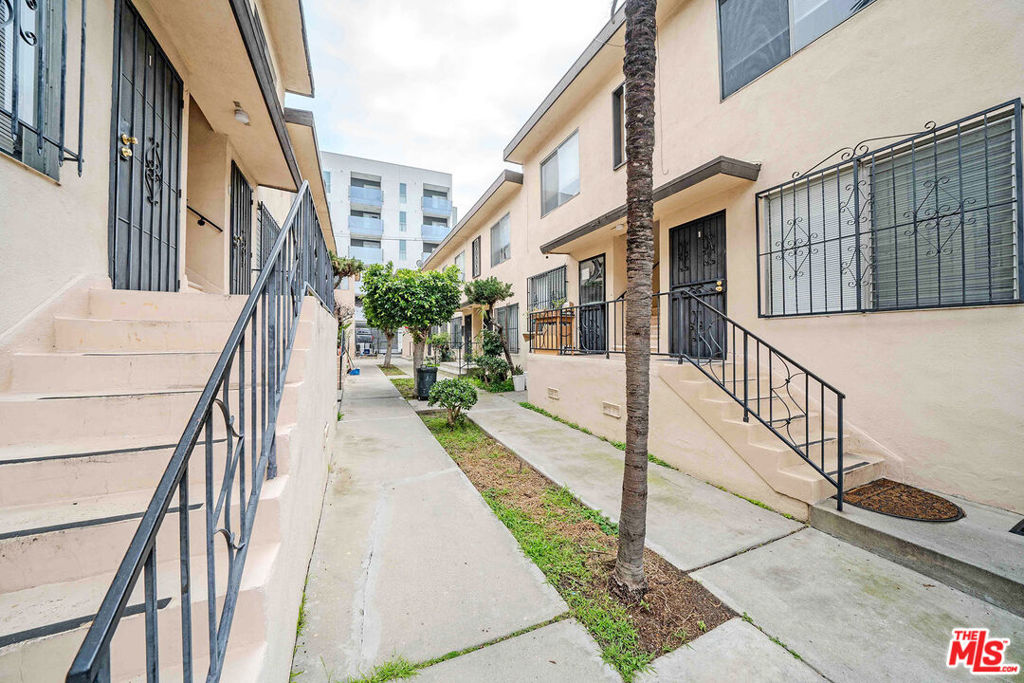 926 Fedora Street Property Photo 36