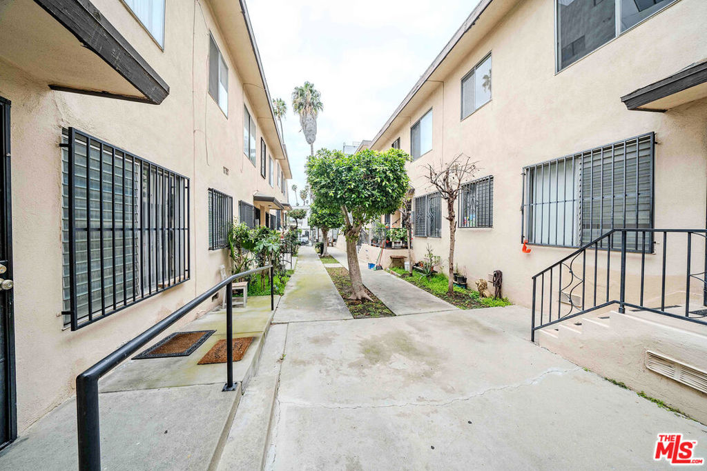 926 Fedora Street Property Photo 38