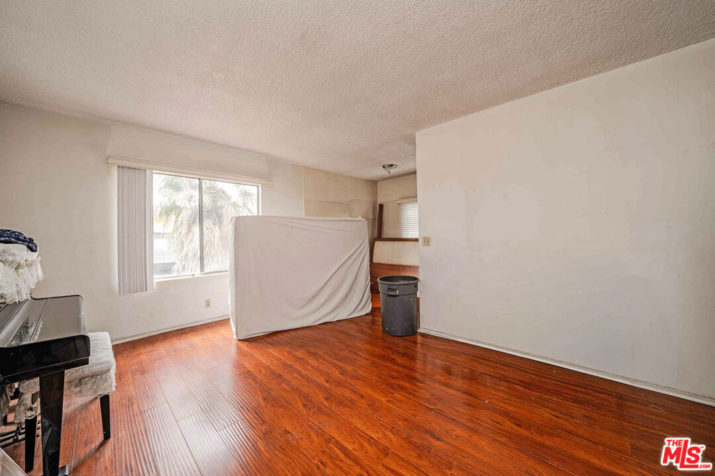 932 Fedora Street Property Photo 26
