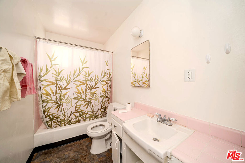 932 Fedora Street Property Photo 34