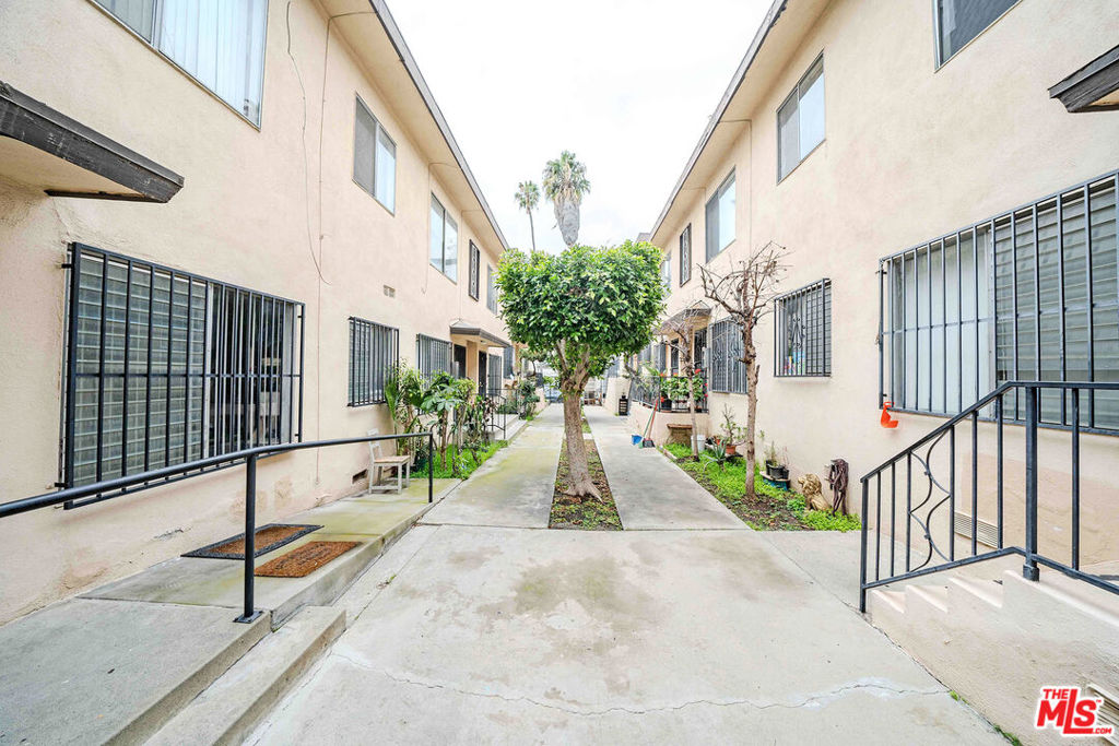 932 Fedora Street Property Photo 39