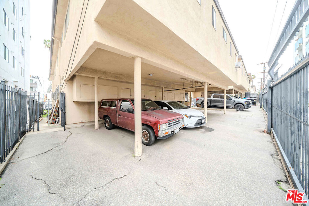 932 Fedora Street Property Photo 40