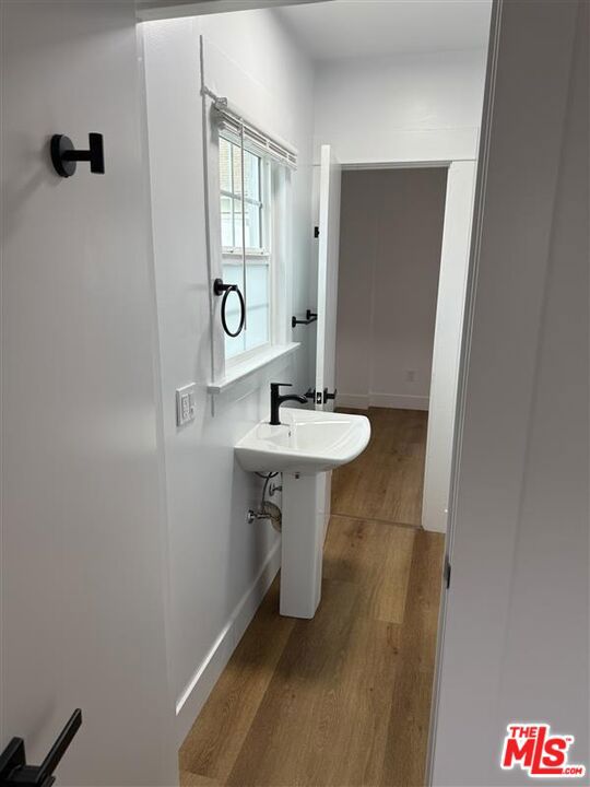 515 E 21st Street Property Photo 6