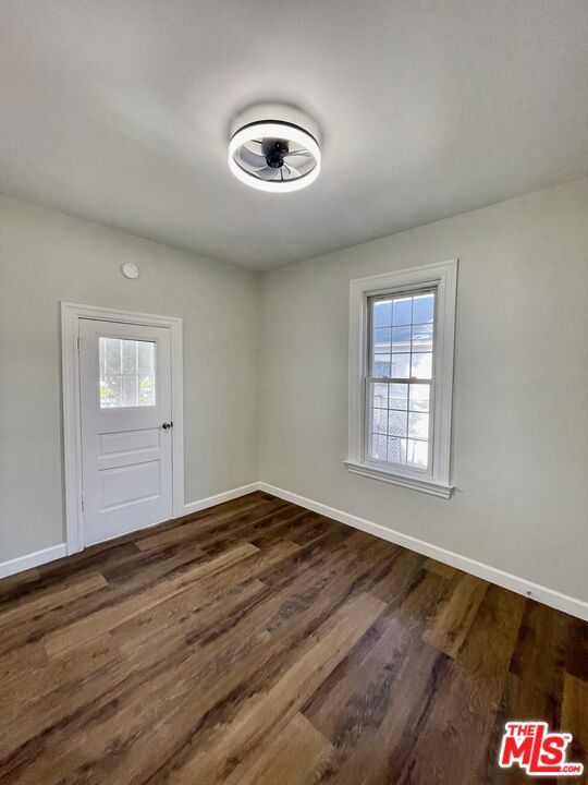 515 E 21st Street Property Photo 10