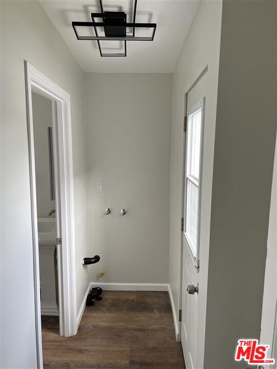 515 E 21st Street Property Photo 17