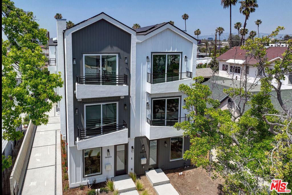 1445 S Redondo Boulevard Property Photo 3