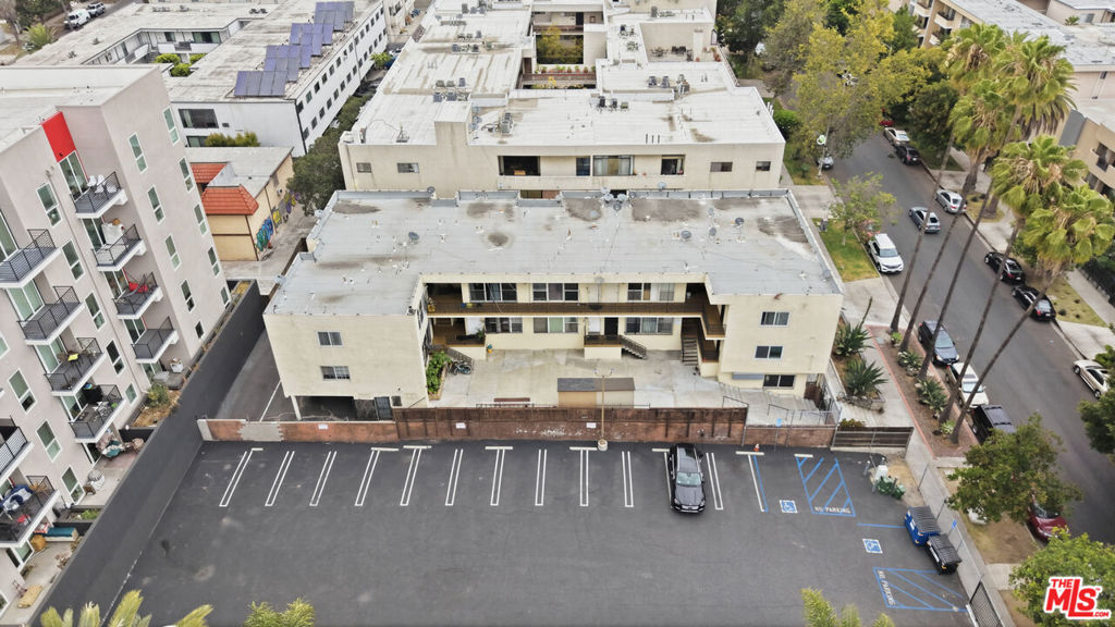 741 S Hobart Boulevard Property Photo 10
