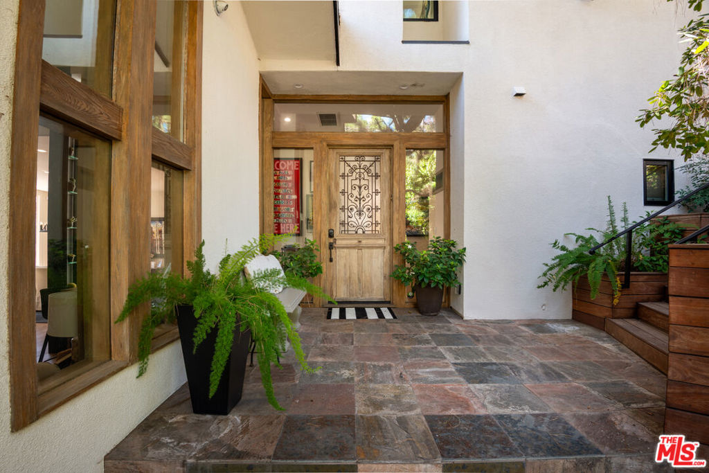 16820 Oak View Drive Property Photo 8