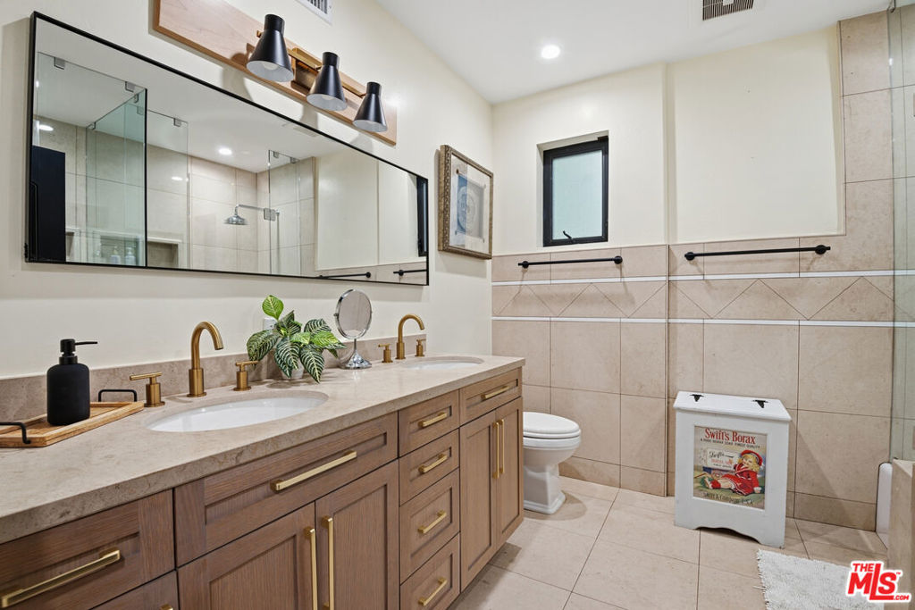 16820 Oak View Drive Property Photo 44