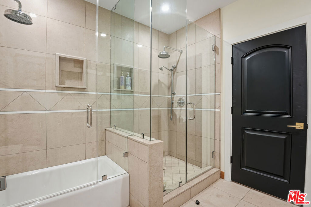 16820 Oak View Drive Property Photo 45