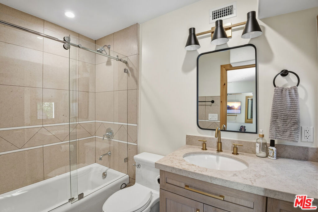 16820 Oak View Drive Property Photo 46