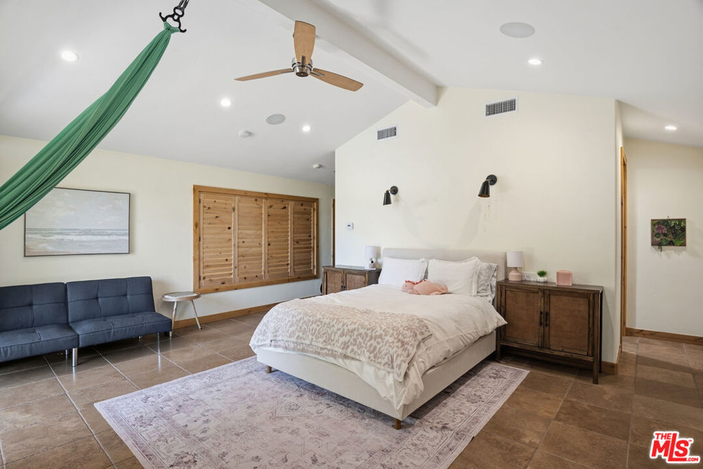 16820 Oak View Drive Property Photo 47