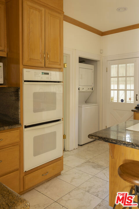 269 S Norton Avenue Property Photo 23