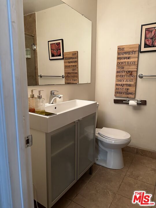 137 Rexford 2 Property Photo 7