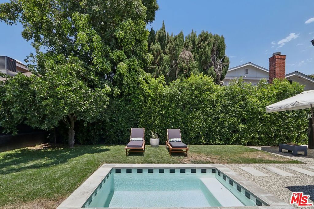 13117 Magnolia Boulevard Property Photo 20