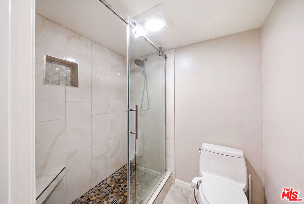 835 S Lucerne Boulevard 105 Property Photo 13