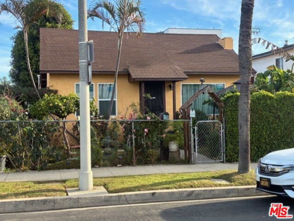 3142 S Halm Avenue Property Photo 1