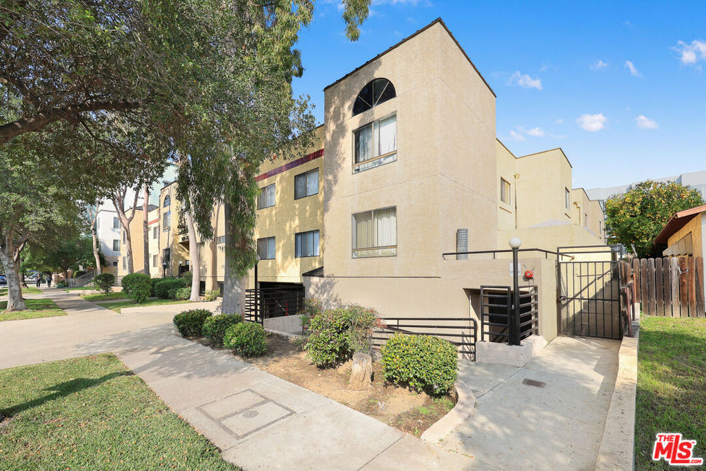 1818 Vassar Street Property Photo 6