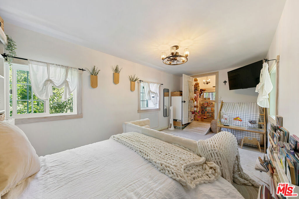 2851 Seabreeze Drive Property Photo 39