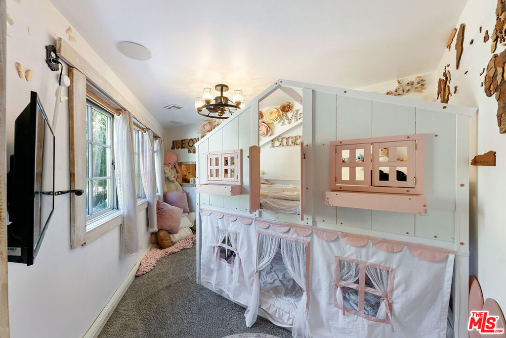 2851 Seabreeze Drive Property Photo 40
