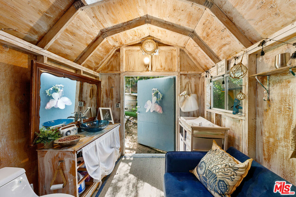 2851 Seabreeze Drive Property Photo 68