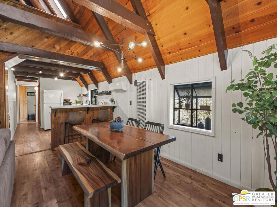 55055 John Muir Road Property Photo 11