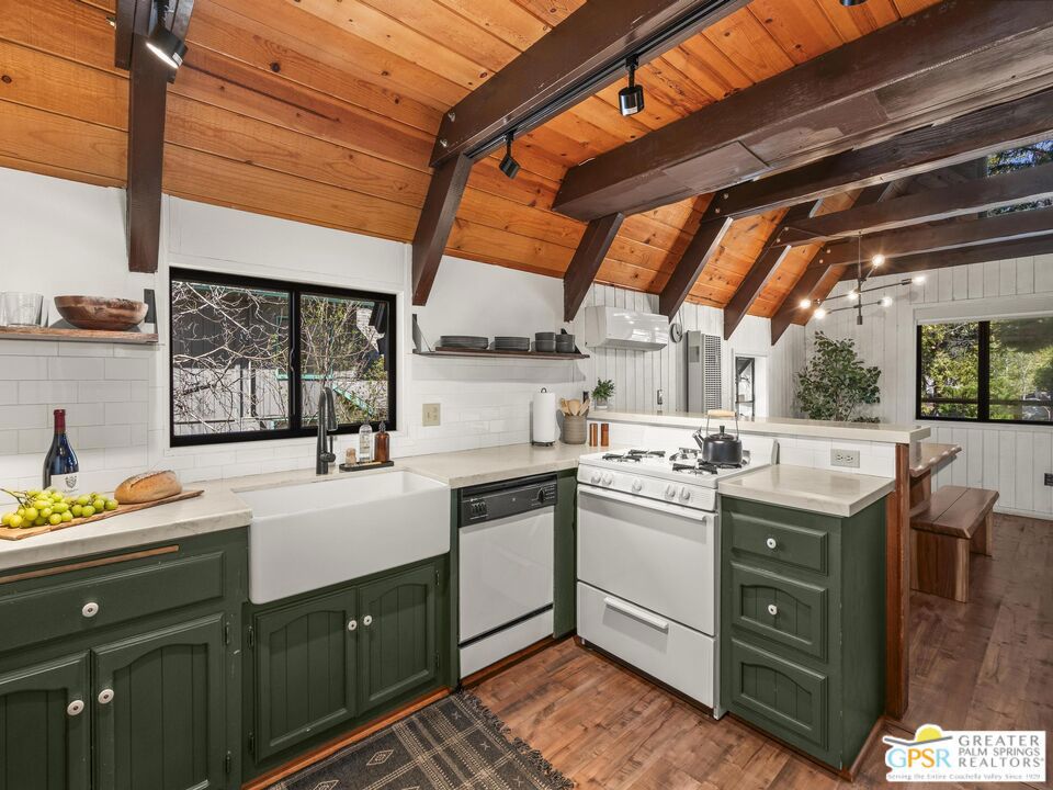 55055 John Muir Road Property Photo 13