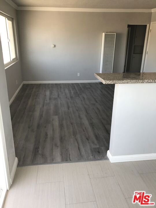 2018 S Longwood Avenue 4 Property Photo 6