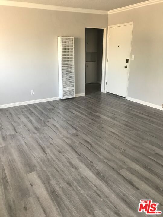 2018 S Longwood Avenue 4 Property Photo 8