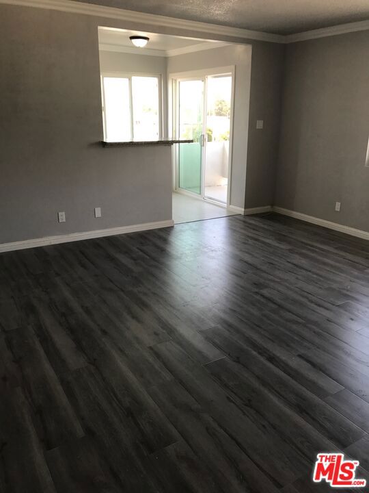 2018 S Longwood Avenue 4 Property Photo 13