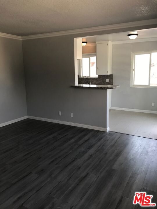 2018 S Longwood Avenue 4 Property Photo 18