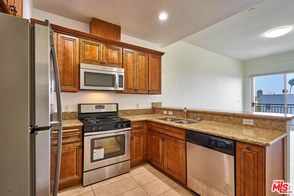 345 S Gramercy Place Ph3 Property Photo 4