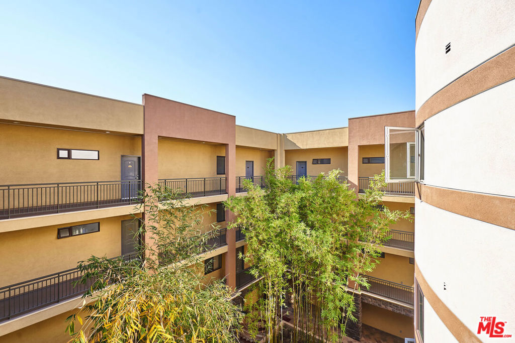 345 S Gramercy Place Ph3 Property Photo 10
