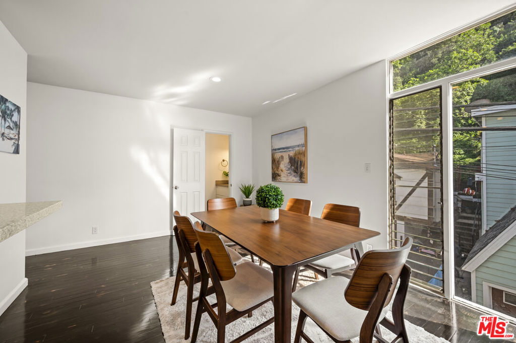 9827 Yoakum Drive Property Photo 12