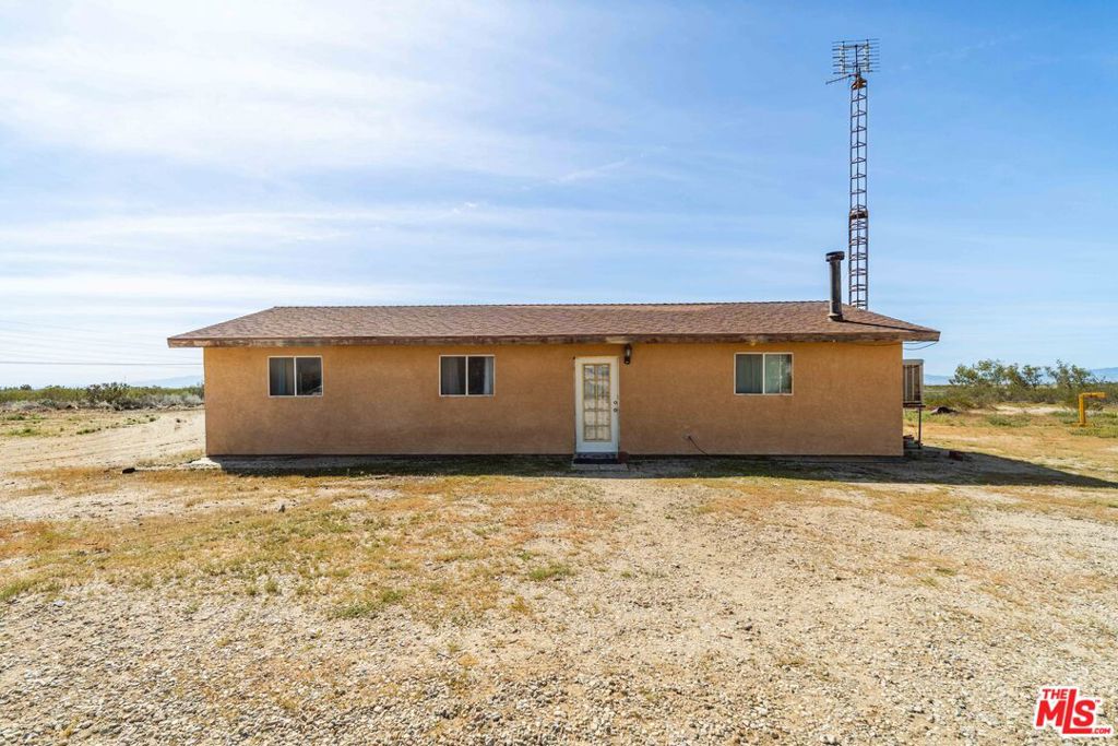 9750 W 70th Street Property Photo 4