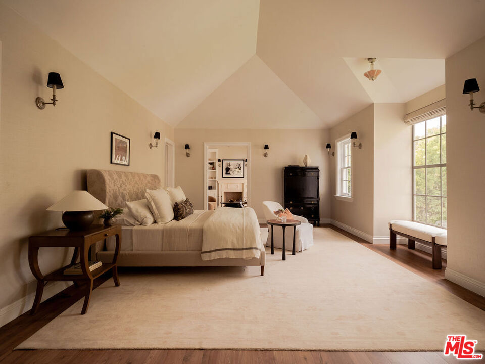 773 Amalfi Drive Property Photo 11