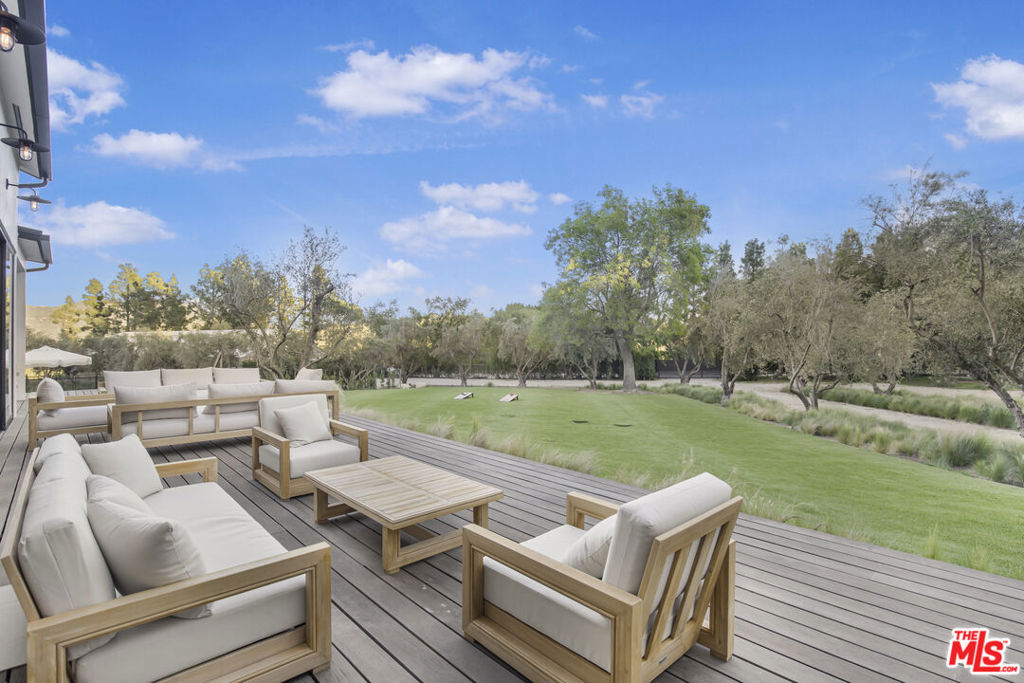 1754 Lechusa Road Property Photo 4
