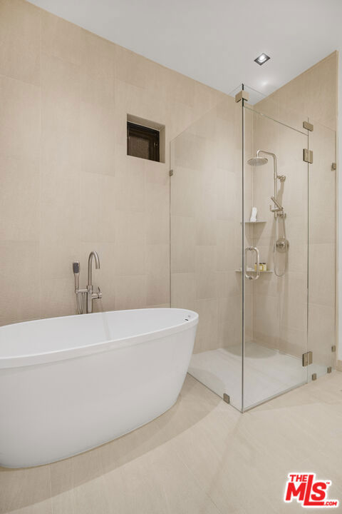 1754 Lechusa Road Property Photo 6