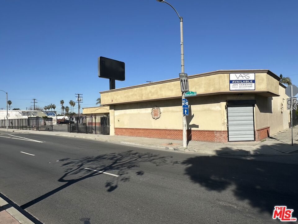 509 E Rosecrans Avenue Property Photo 3