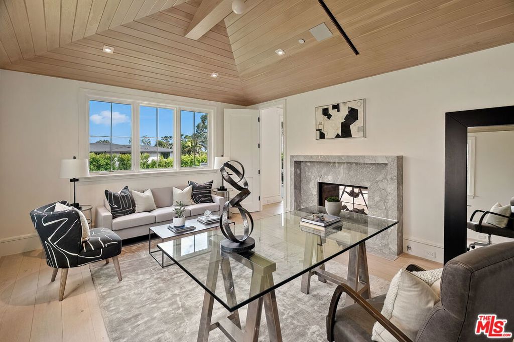 1072 Amalfi Drive Property Photo 35