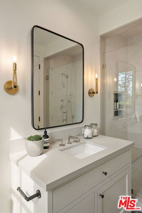 1072 Amalfi Drive Property Photo 37