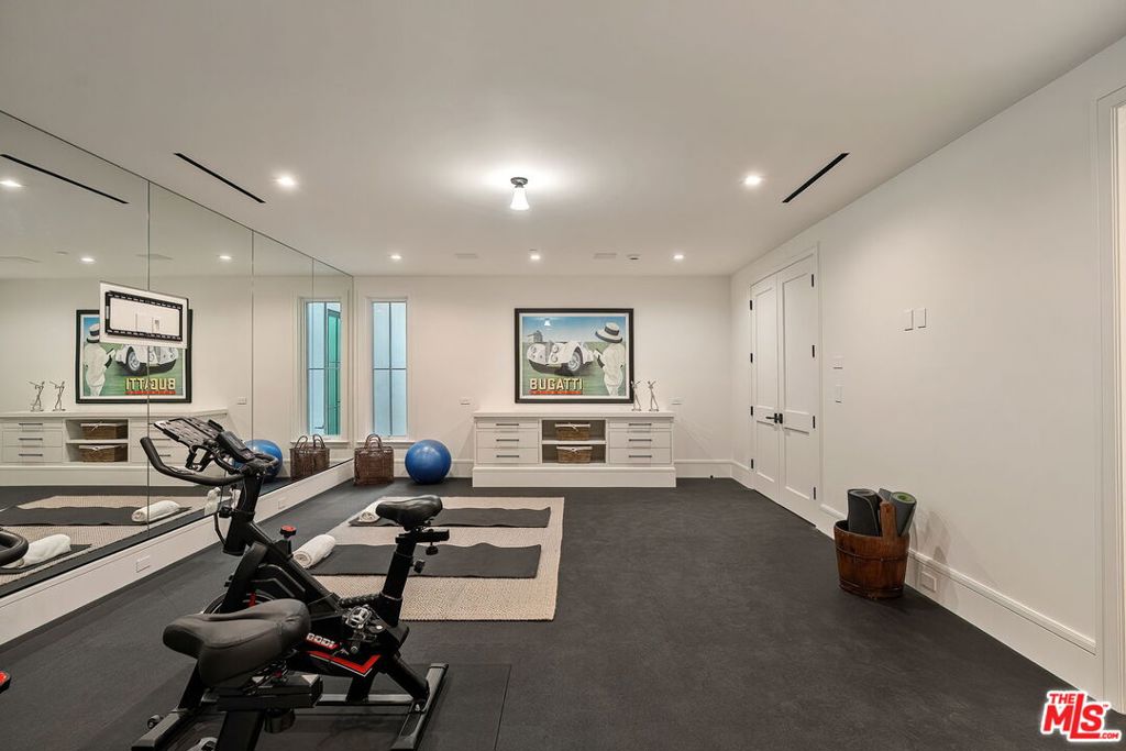 1072 Amalfi Drive Property Photo 47