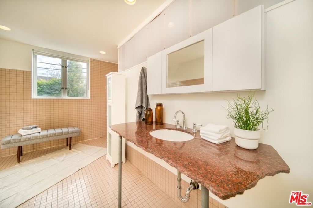 46 Rose Avenue Property Photo 37