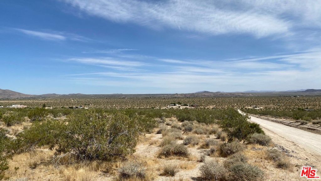 6800 Mojave Ranch Road Property Photo 1