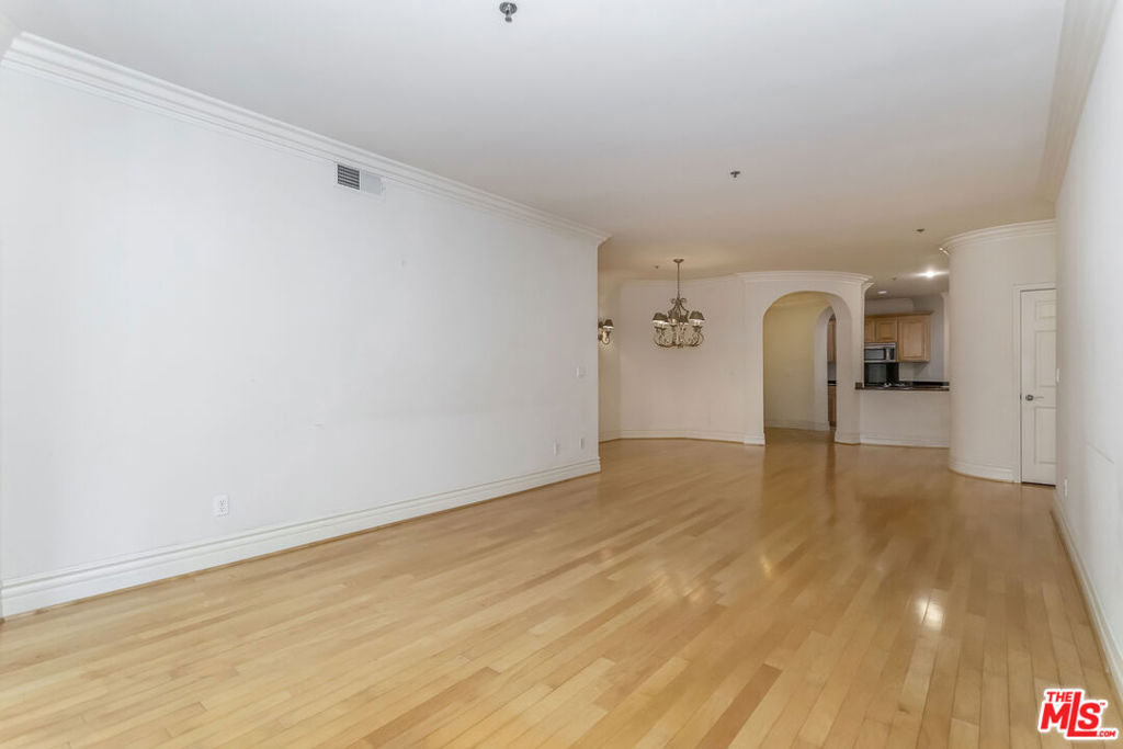 10364 Almayo Avenue 103 Property Photo 20