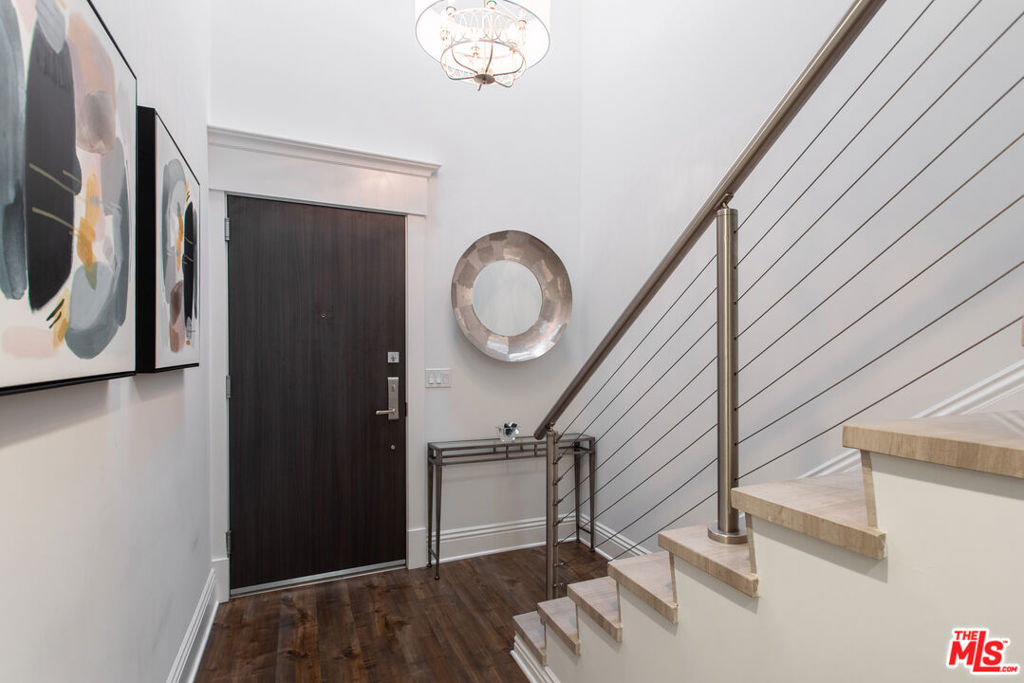 907 S Shenandoah Street 302 Property Photo 6