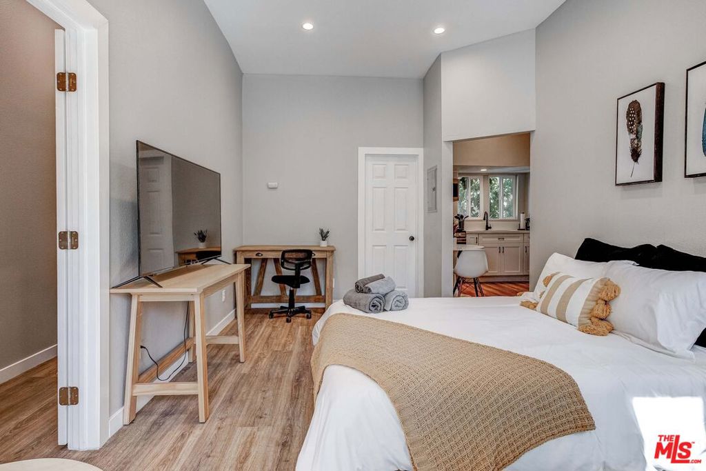 146 Witmer Street Property Photo 4