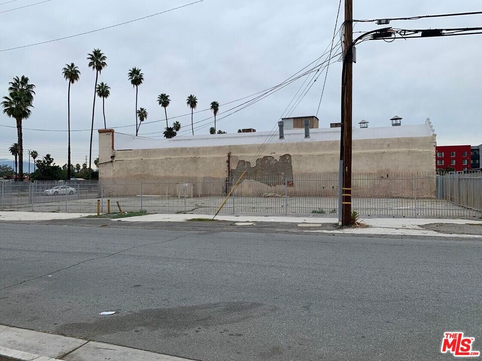 3800 Commerce Street Property Photo 4