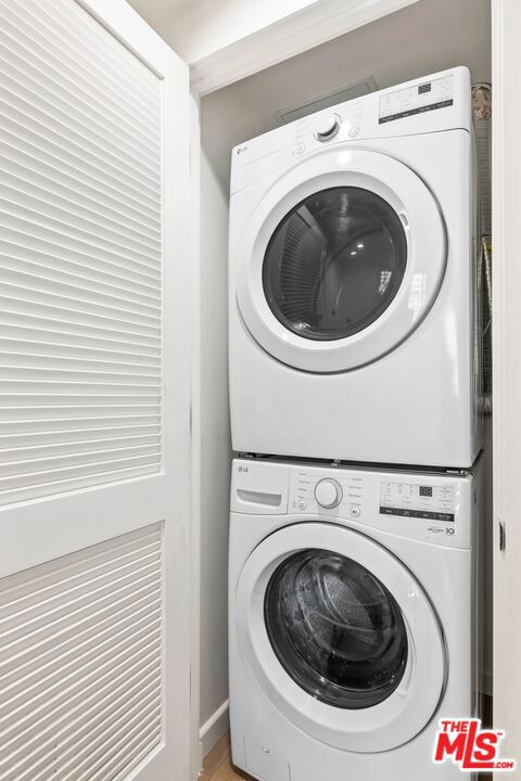 1414 1/2 S Beverly Dr 401 Property Photo 3